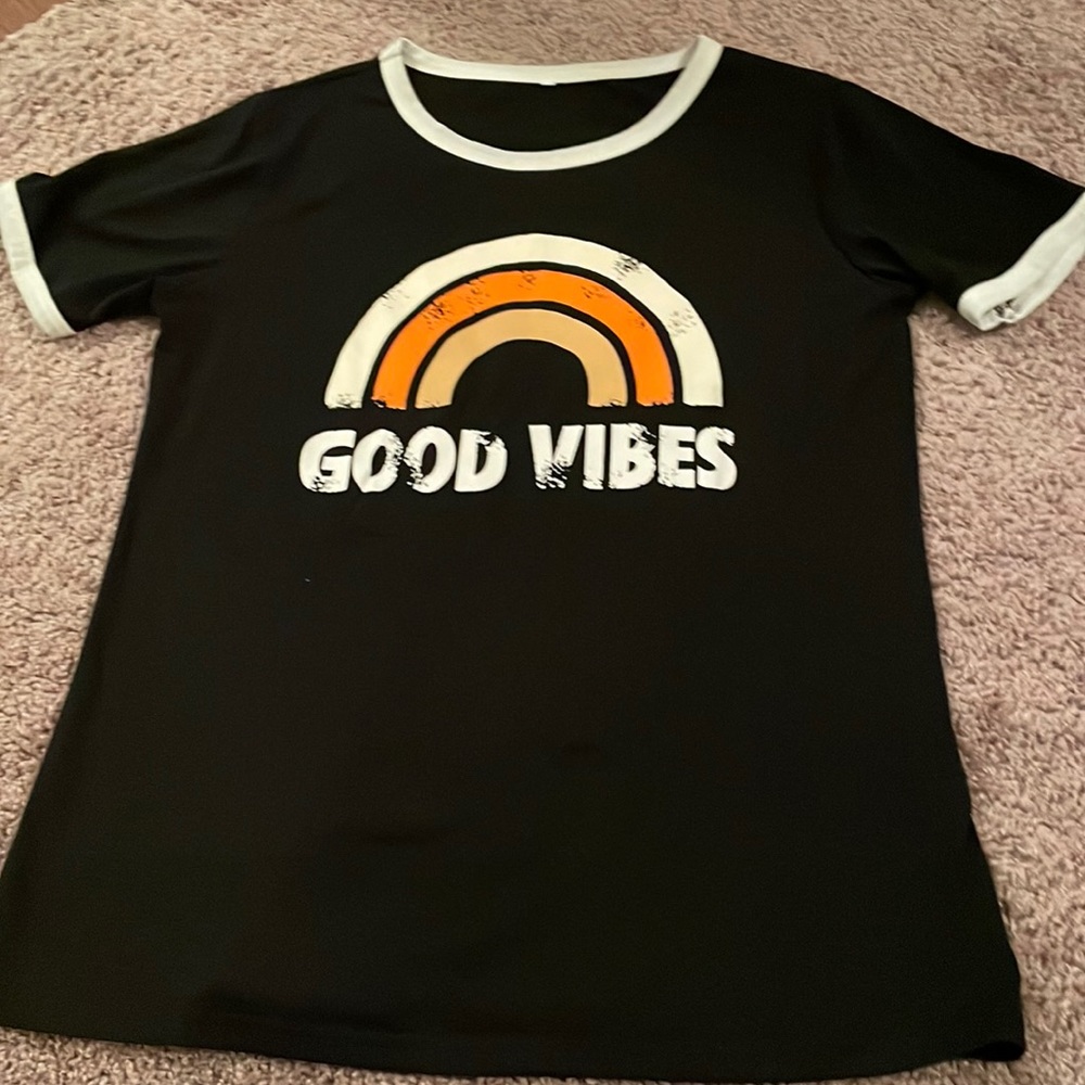 NWOT! Good Vibes tee